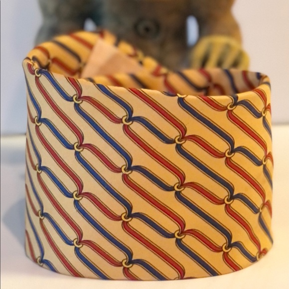 Burberry of London Silk Golden Necktie 👍👍Great - Picture 1 of 6